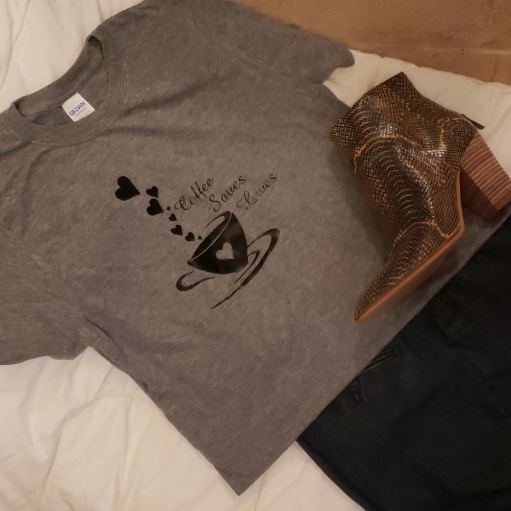 GRAPHIC tee!!!